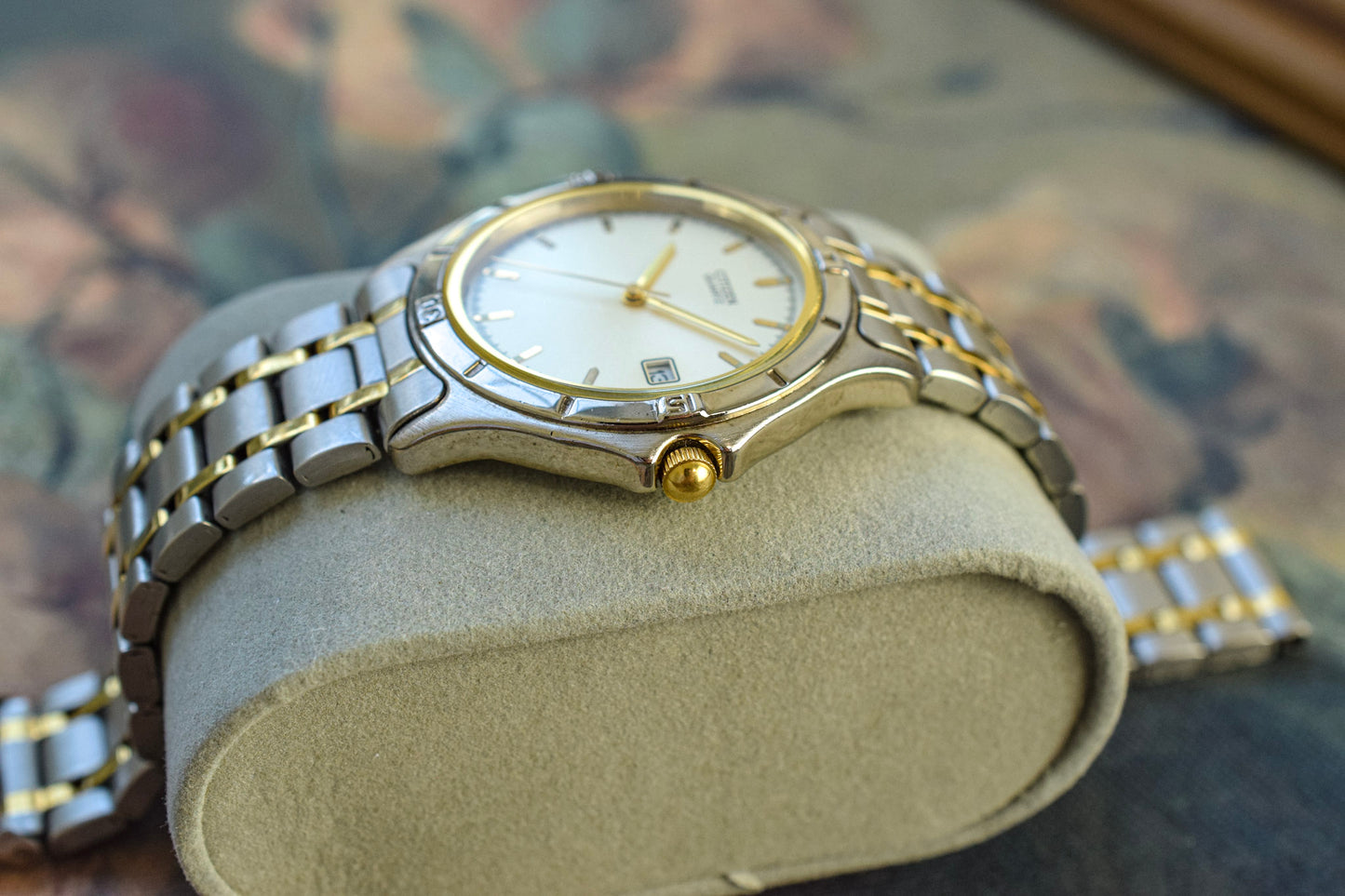 1989 Citizen Two Tone Champagne Dial Calendar