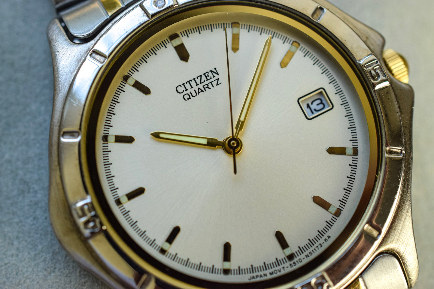 1989 Citizen Two Tone Champagne Dial Calendar