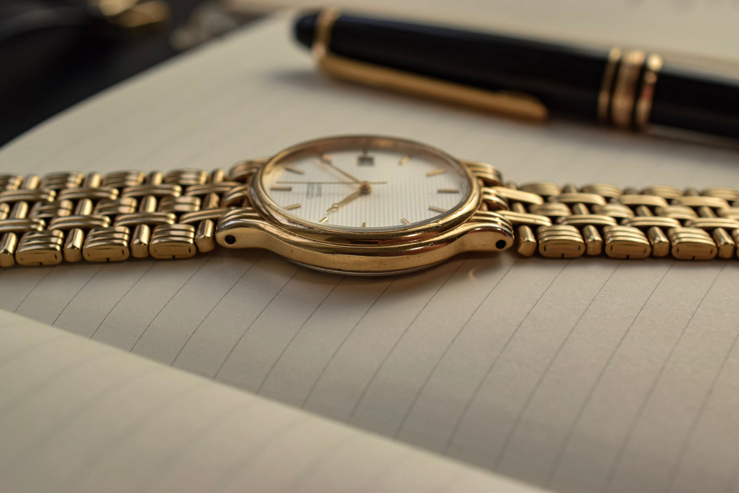 1985 Citizen Lattice Hobnail Calendar
