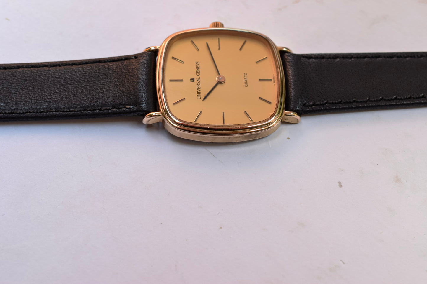 Vintage Universal Geneve Champagne TV