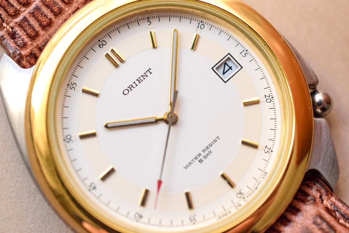 Neo-vintage Orient Two Tone Cushion Calendar