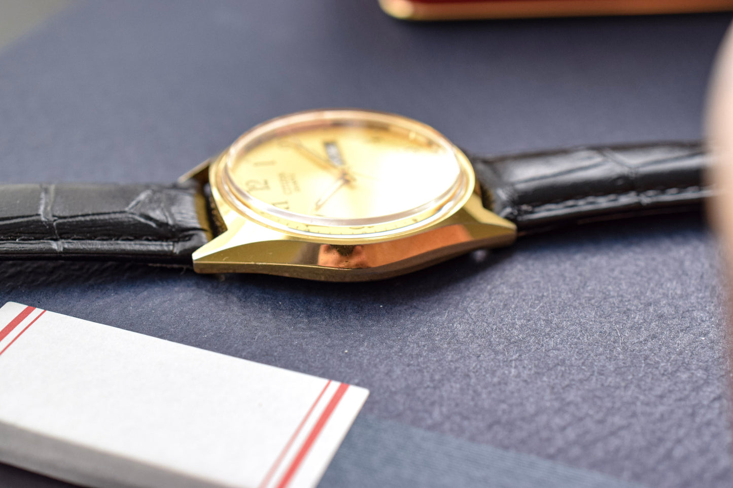 1995 Citizen CQ Golden Day-Date