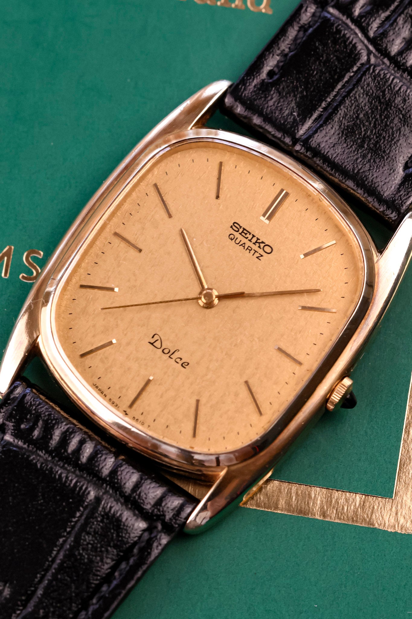 1981 Seiko Dolce Golden Snowflake Ellipse