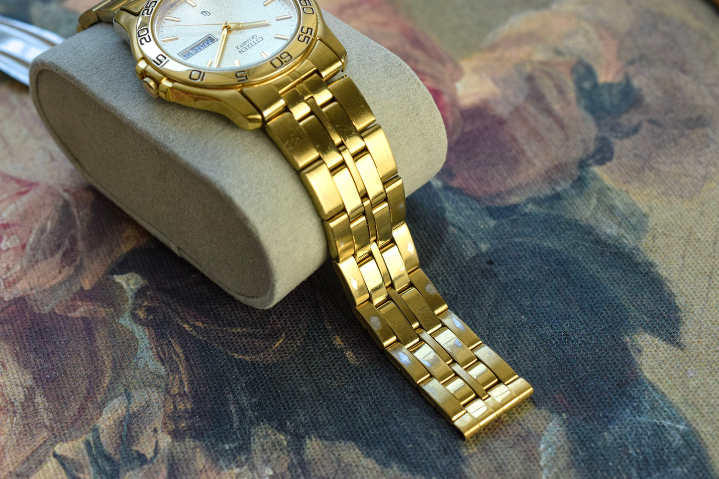 1984 Citizen CQ Champagne Tapestry Dial Day-Date