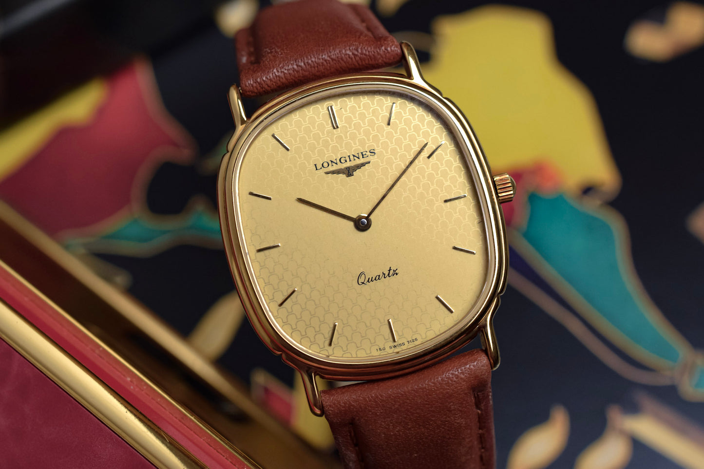 Vintage Longines Quartz Champagne Motif Ellipse - Les Grandes Classiques