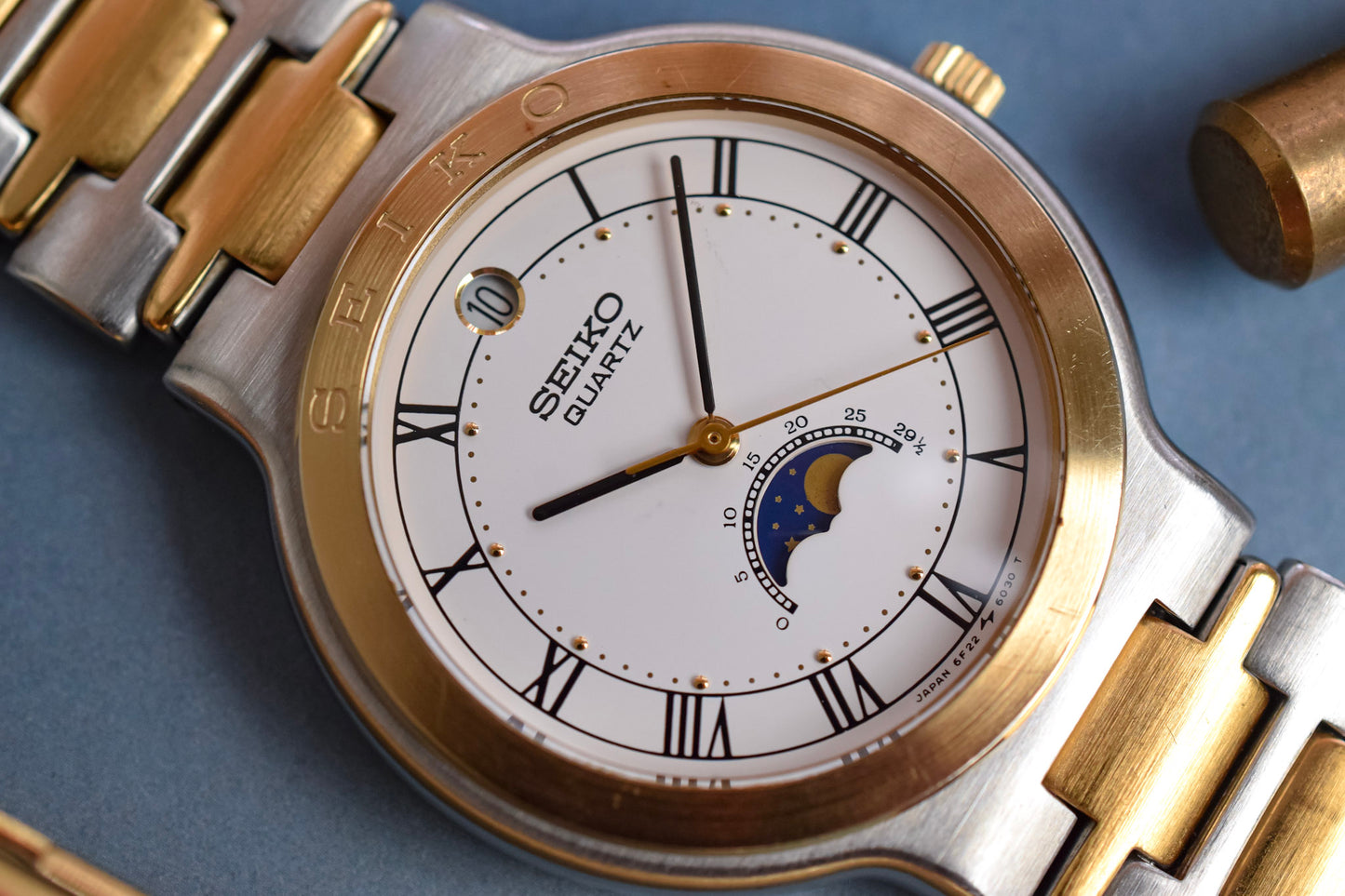 1988 Seiko Two Toned Roman Moonphase Calendar
