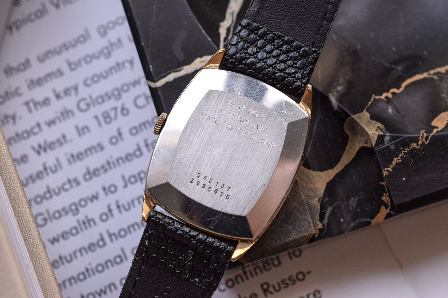 70s Mechanical Universal Geneve 16KT GP Ellipse