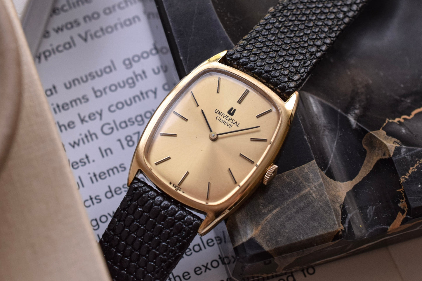 70s Mechanical Universal Geneve 16KT GP Ellipse