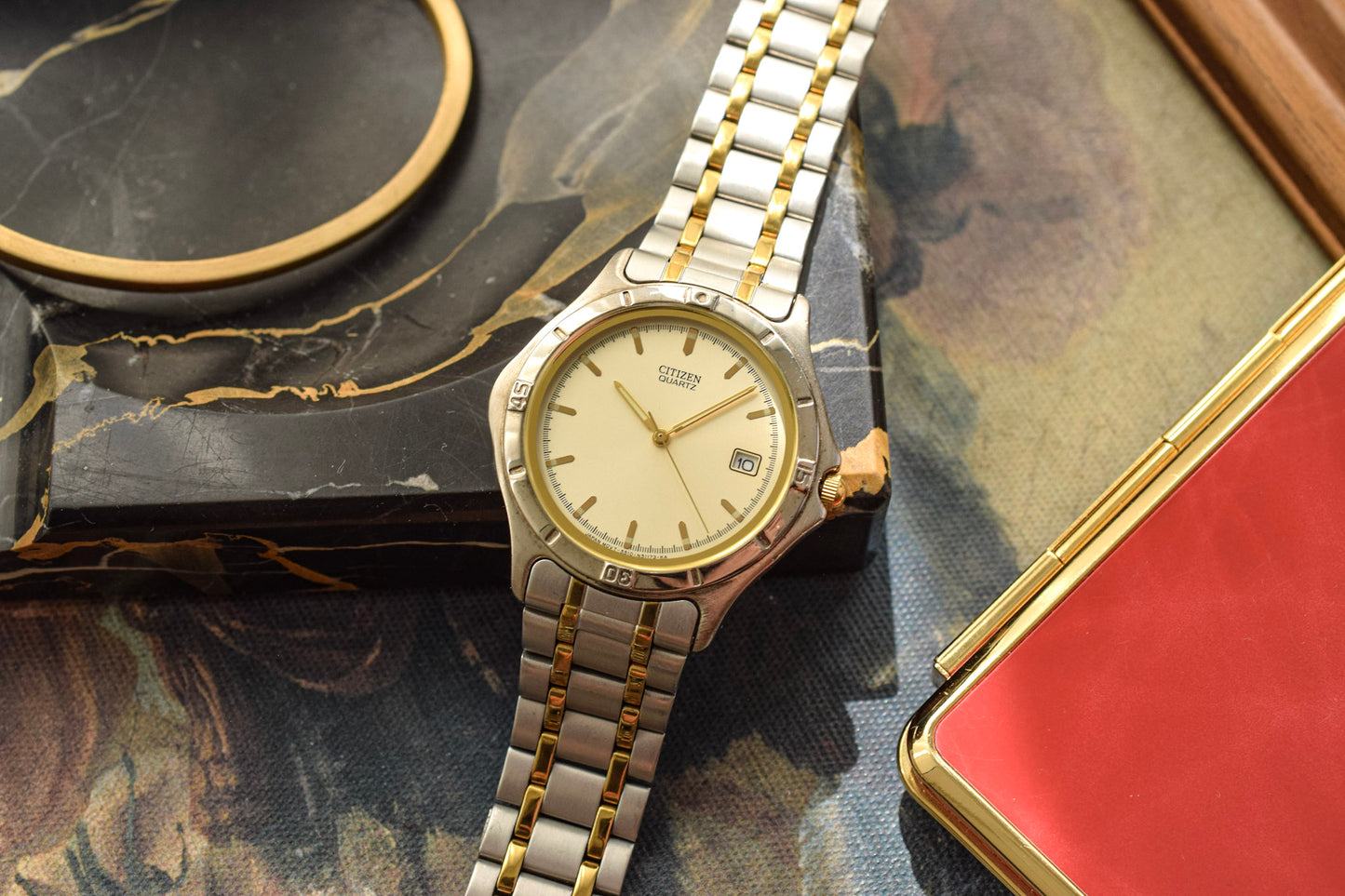 1989 Citizen Two Tone Champagne Dial Calendar