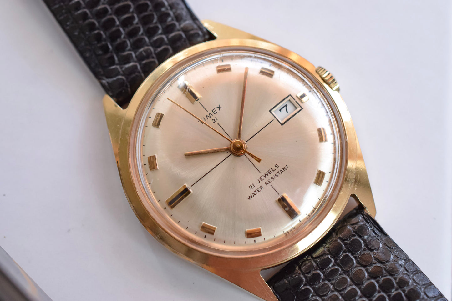 1970 Timex Mechanical Crosshair Calendar - Not Running, Needs Service