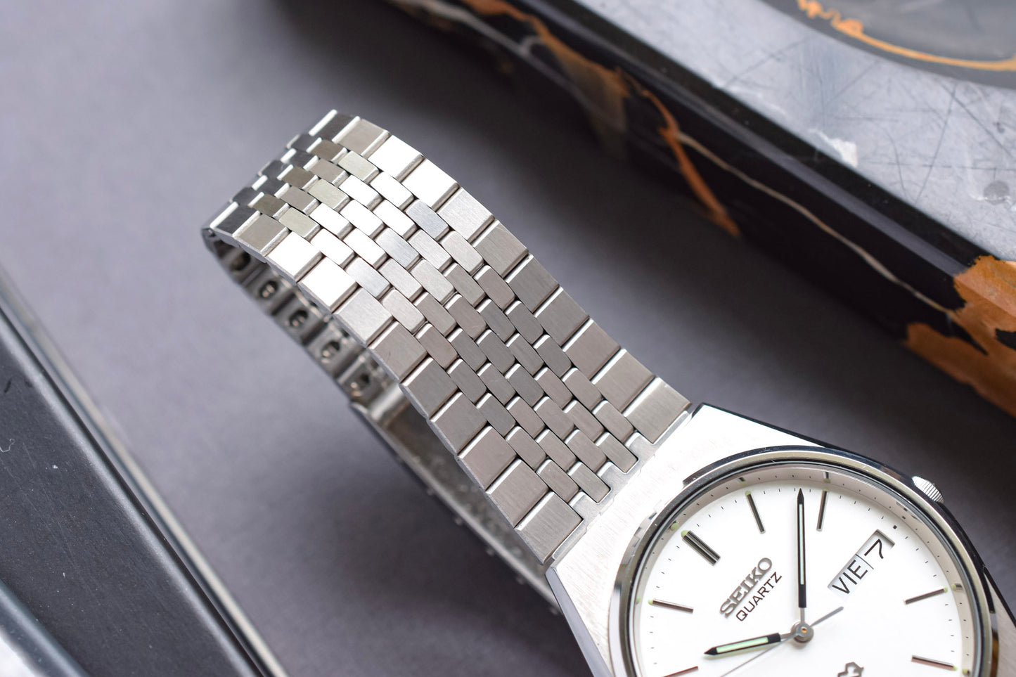 1985 Seiko SQ NOS Silver Spanish Day-Date