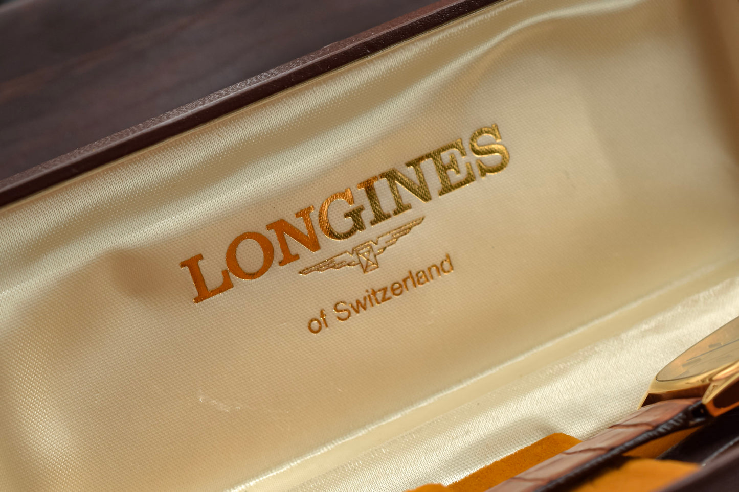 Vintage Longines Quartz Crosshatch Dial Ellipse