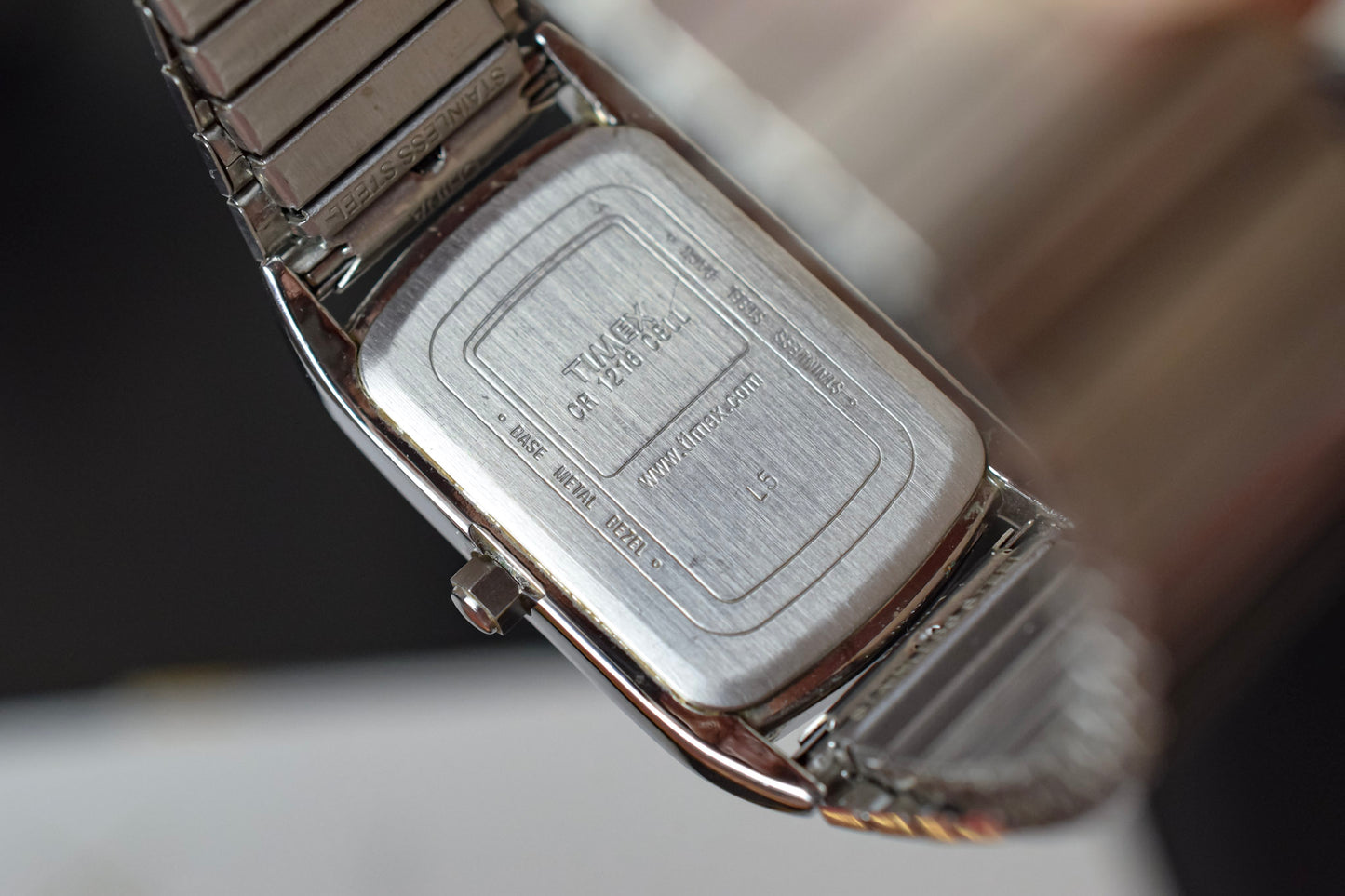 2003 Timex Quartz Concentric Circles Dial Tank