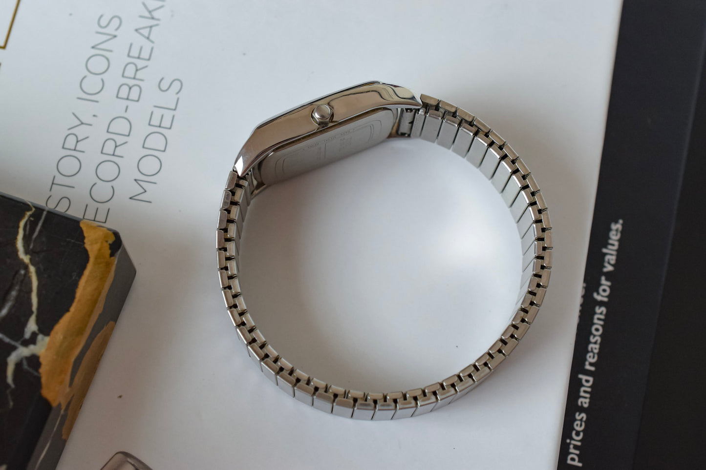 2003 Timex Quartz Concentric Circles Dial Tank