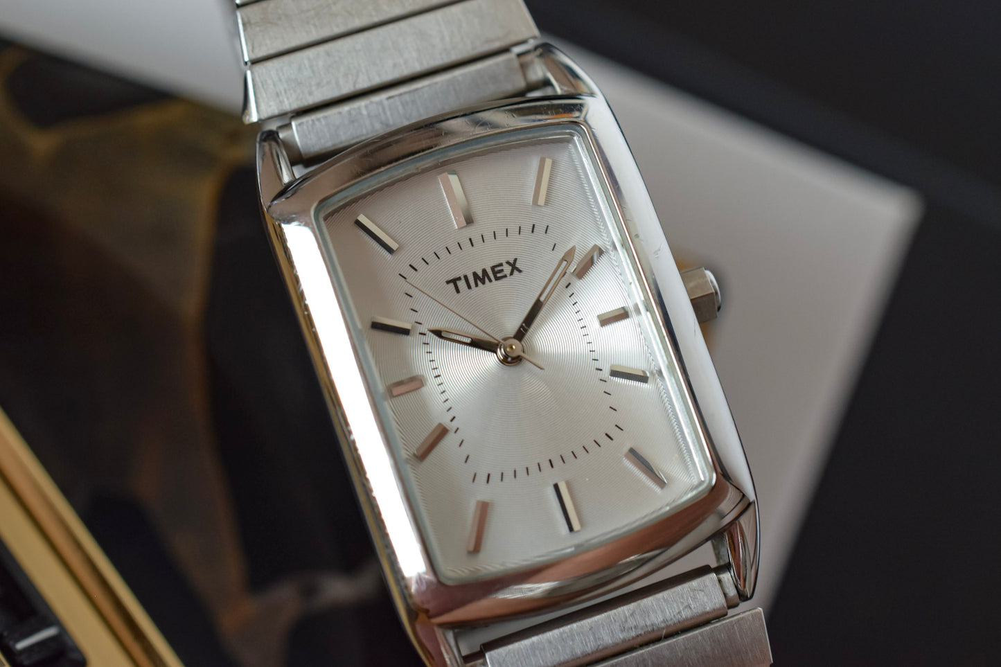 2003 Timex Quartz Concentric Circles Dial Tank