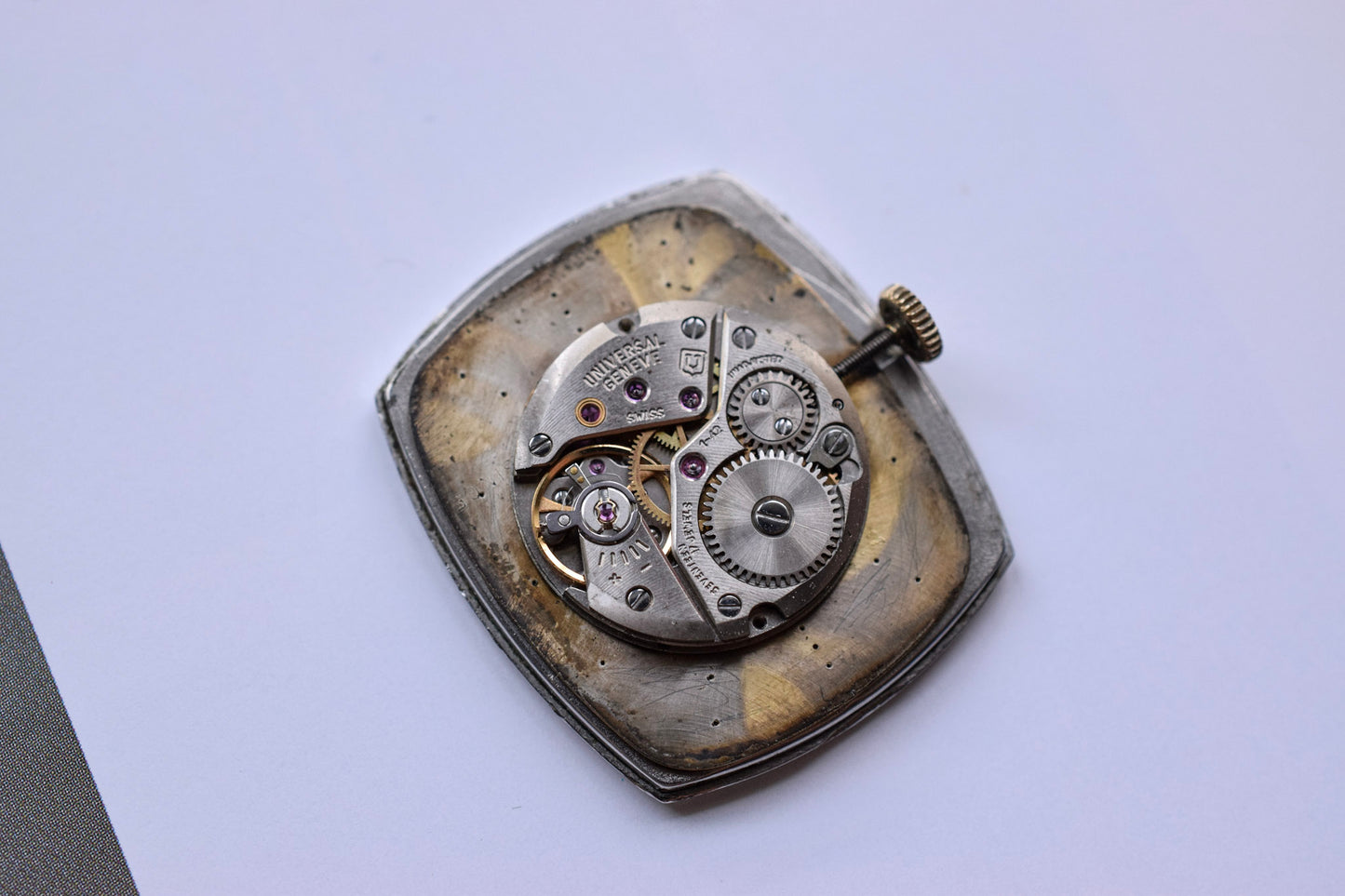 70s Mechanical Universal Geneve 16KT GP Ellipse