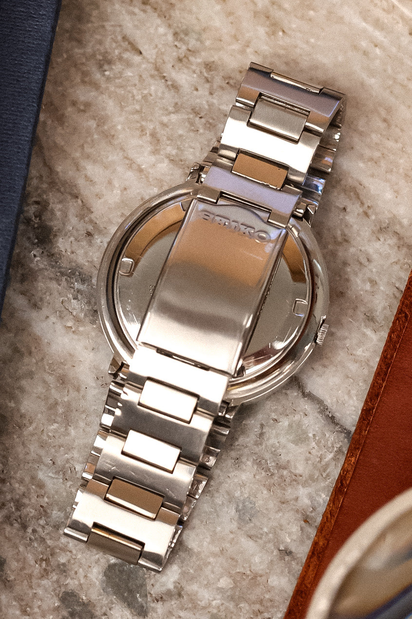 1974 Seiko Steel Retro Crimso Calendar