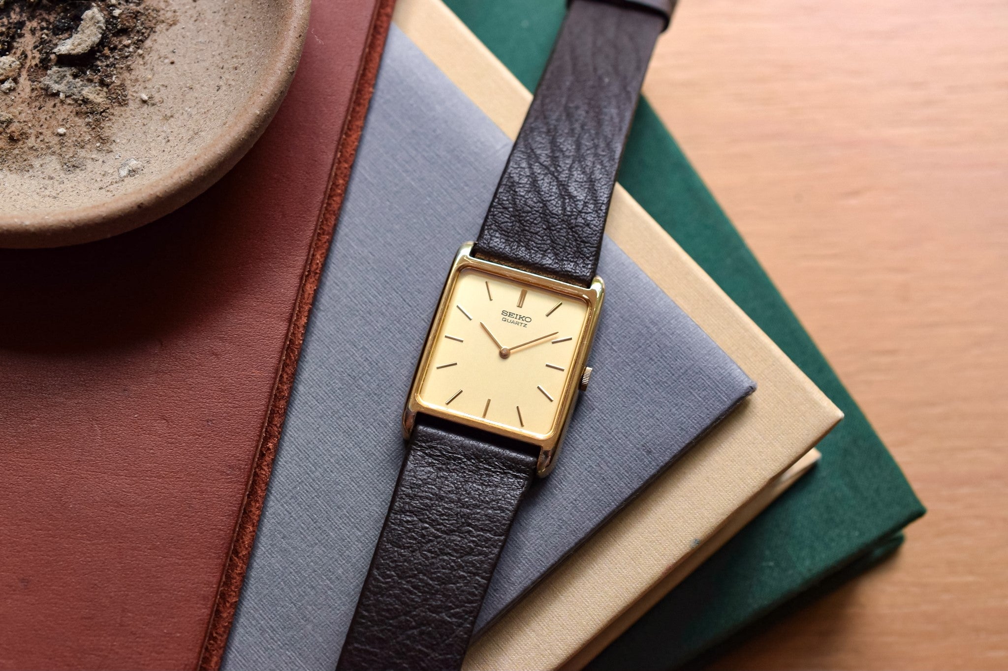 1983 Seiko Champagne Tank – Oldtimer Watch Shop - Main Image