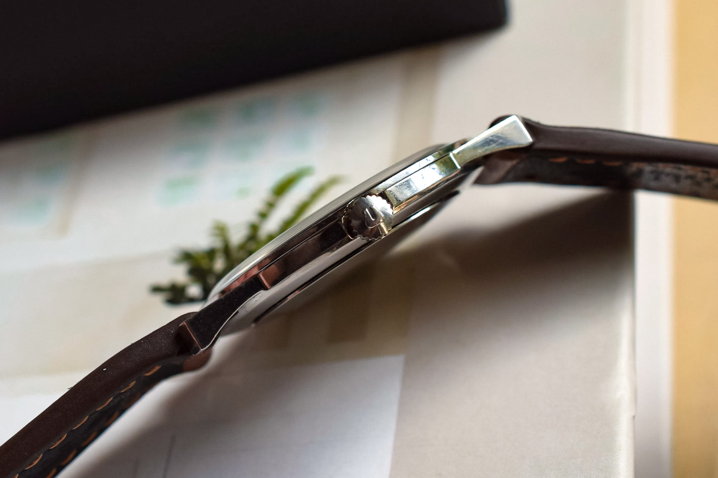 Vintage Mechanical Universal Geneve