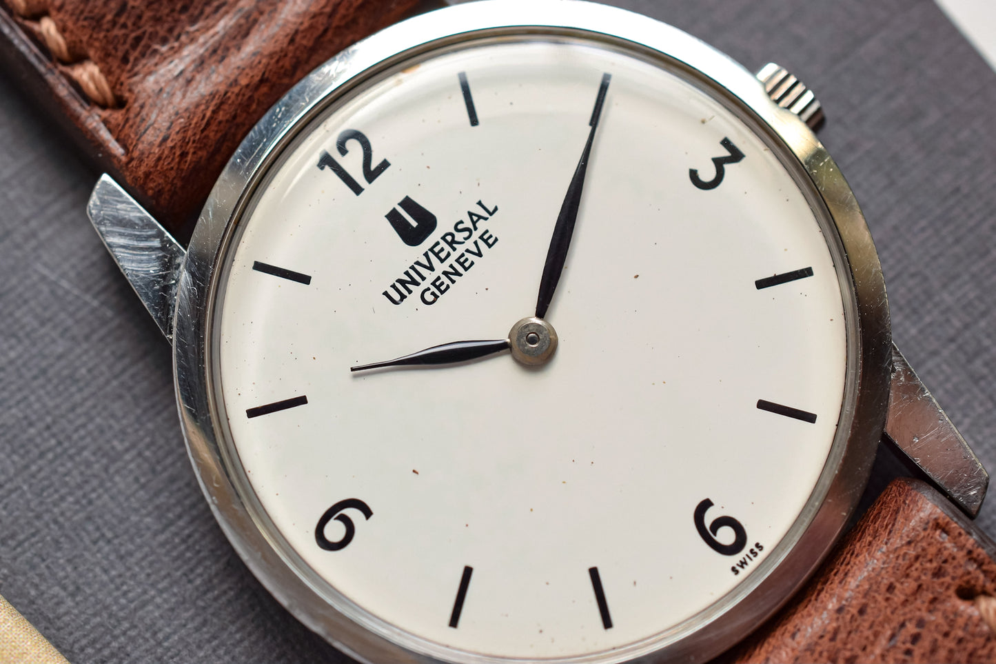 Vintage Mechanical Universal Geneve