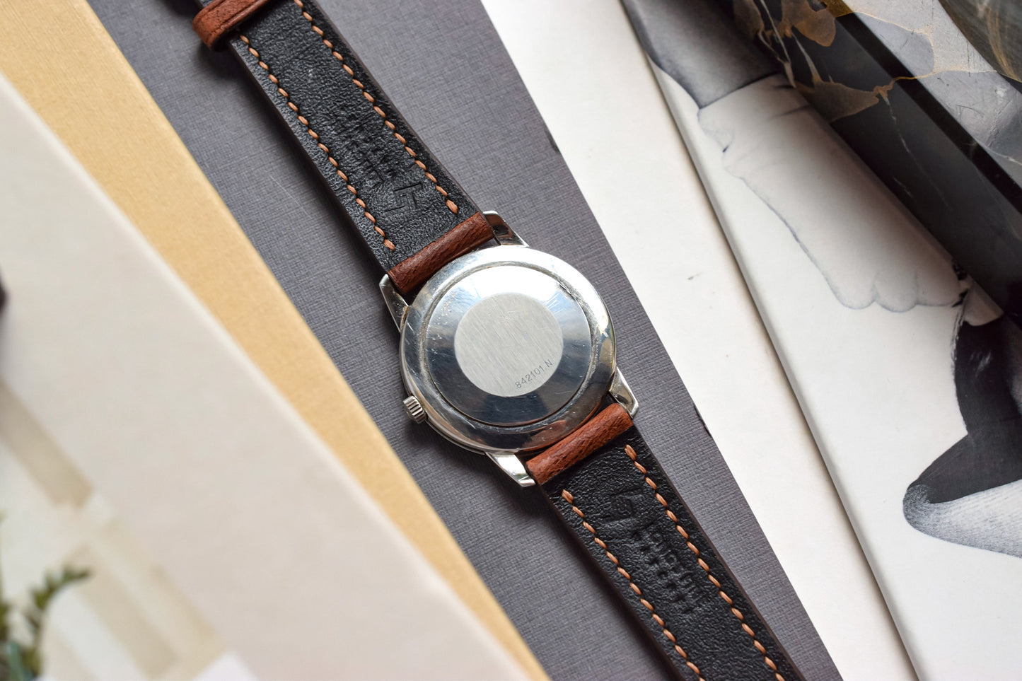 Vintage Mechanical Universal Geneve