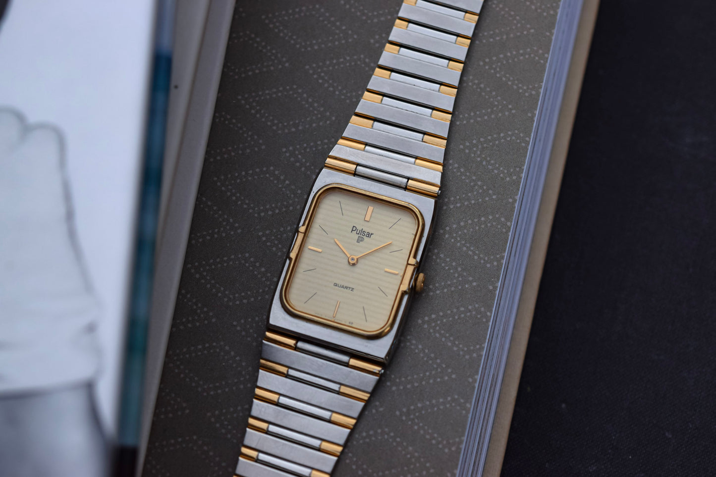 Vintage 1985 Pulsar Quartz Tank Watch