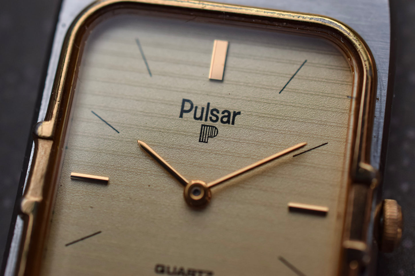 Vintage 1985 Pulsar Quartz Tank Watch