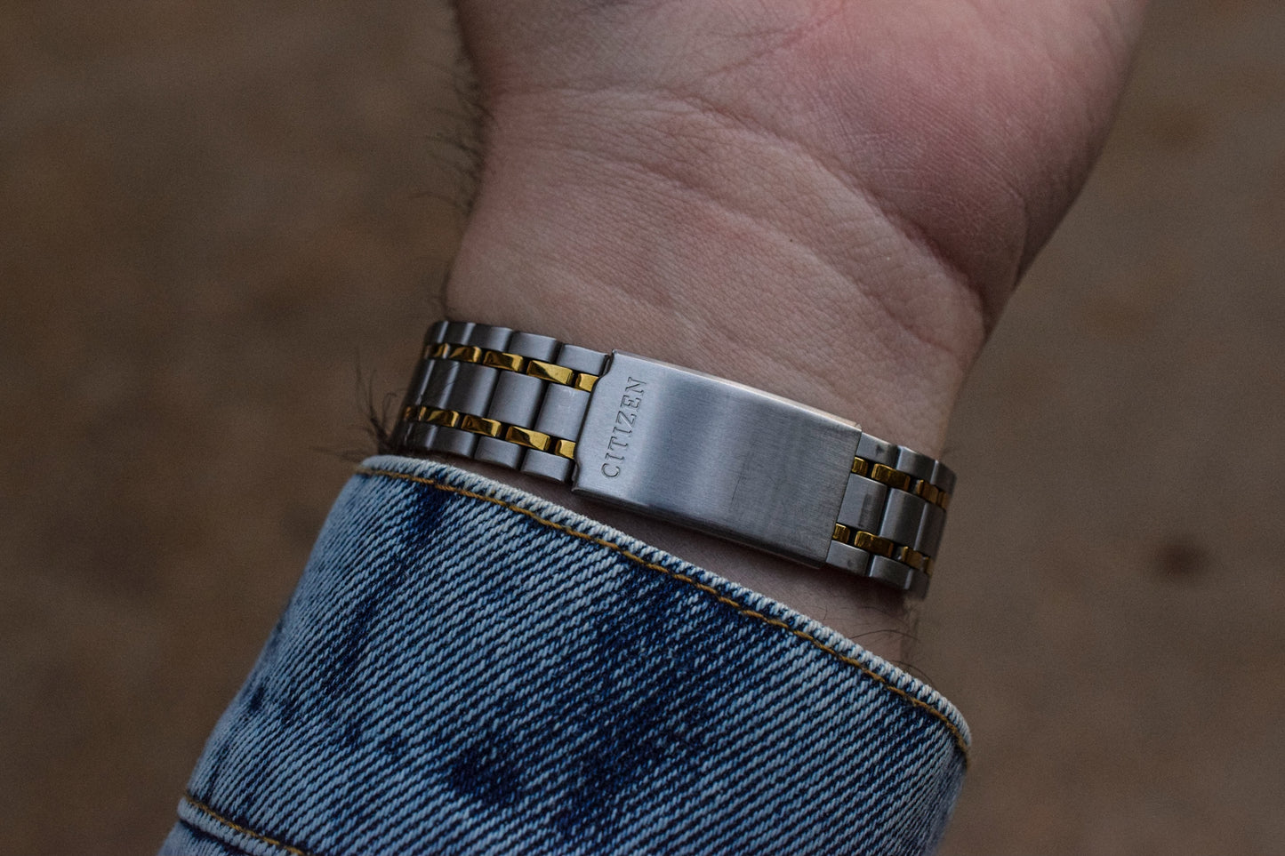 Vintage Citizen Two Toned Calendar