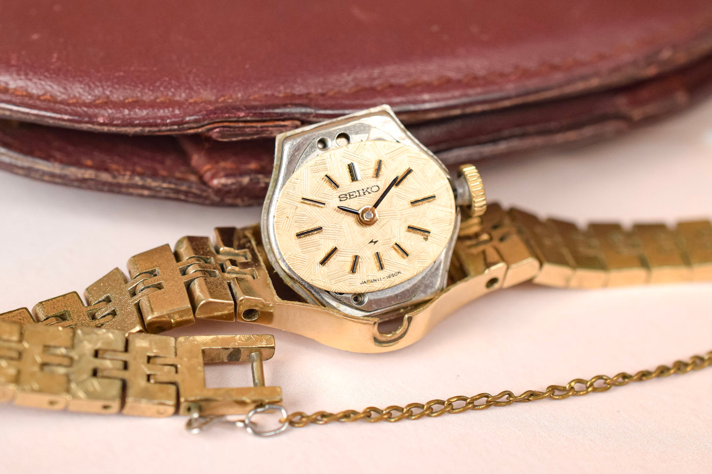 1978 Seiko Mechanical Mini Golden Snowflake Ellipse