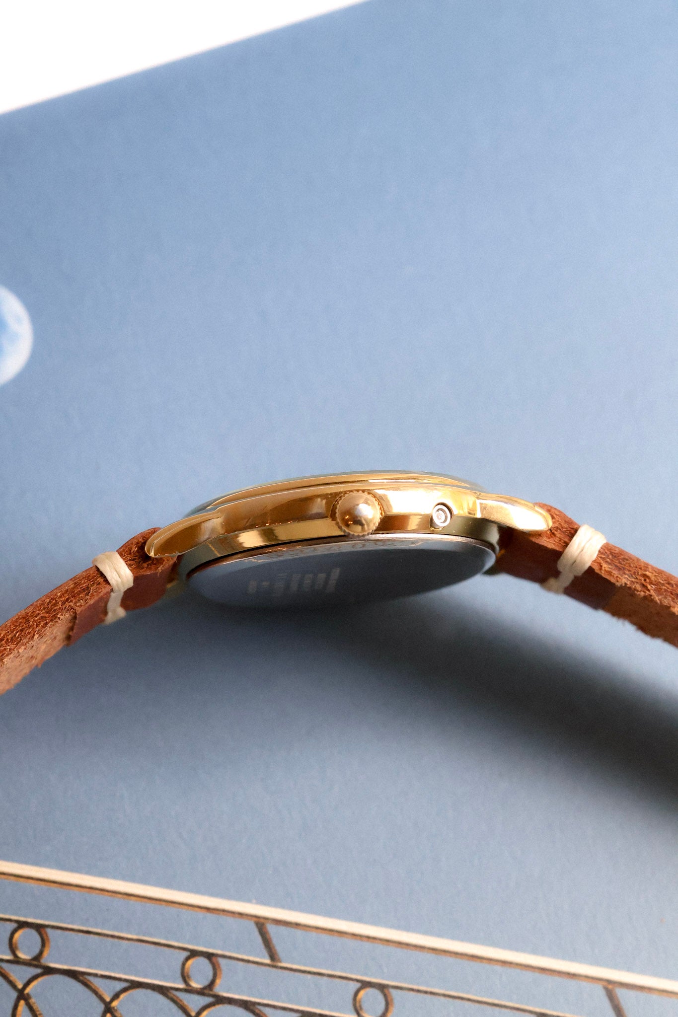 1990 Citizen Pointer Date Triple Calendar Moonphase