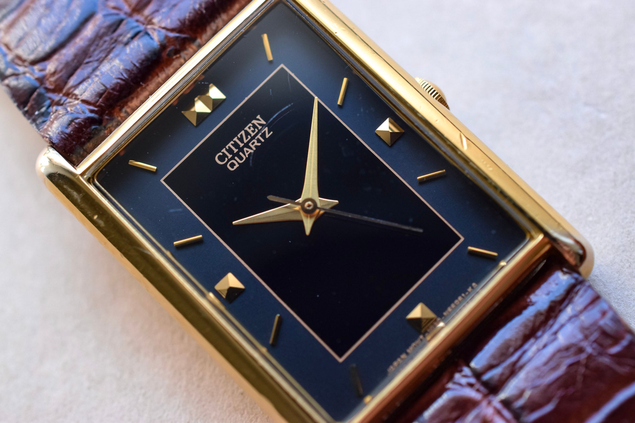 1988 Citizen Gilt Dial Pyramid Indices Tank – Oldtimer Watch