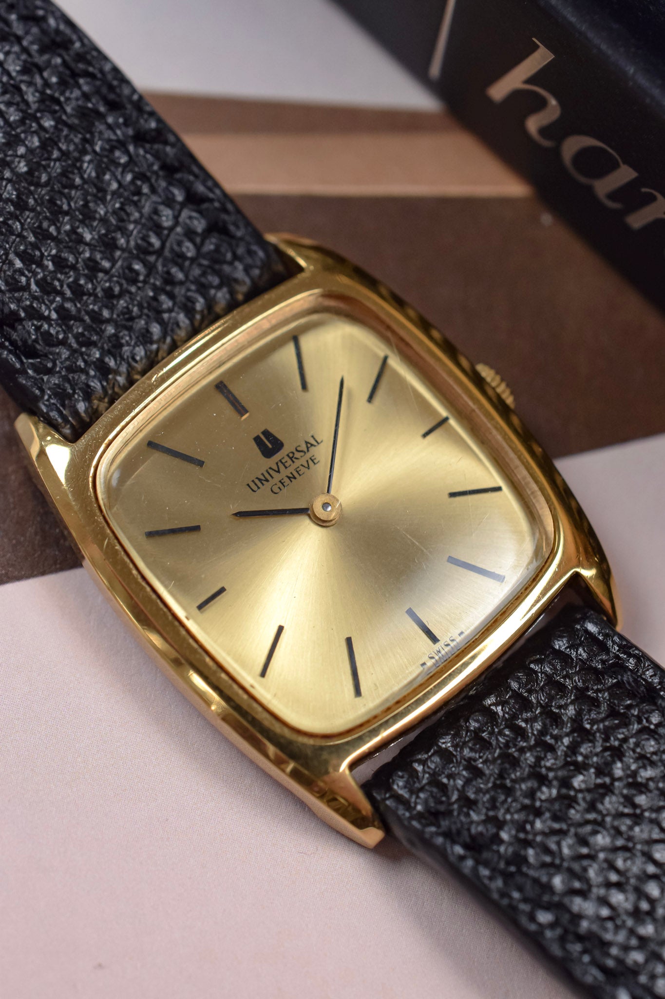 70s Mechanical Universal Geneve Sunray Champagne Tonneau