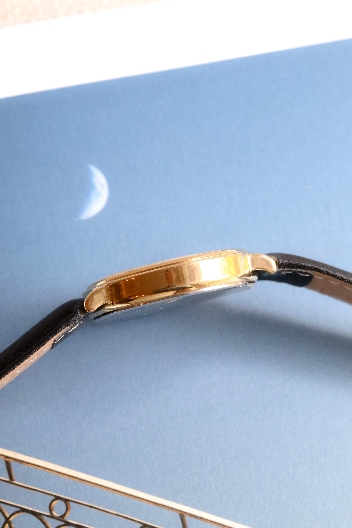 1990s Elgin Hobnail Moonphase Calendar