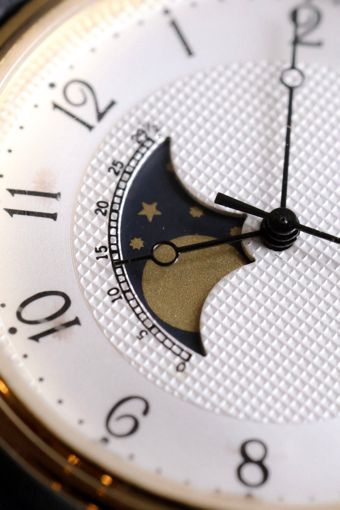 1990s Elgin Hobnail Moonphase Calendar