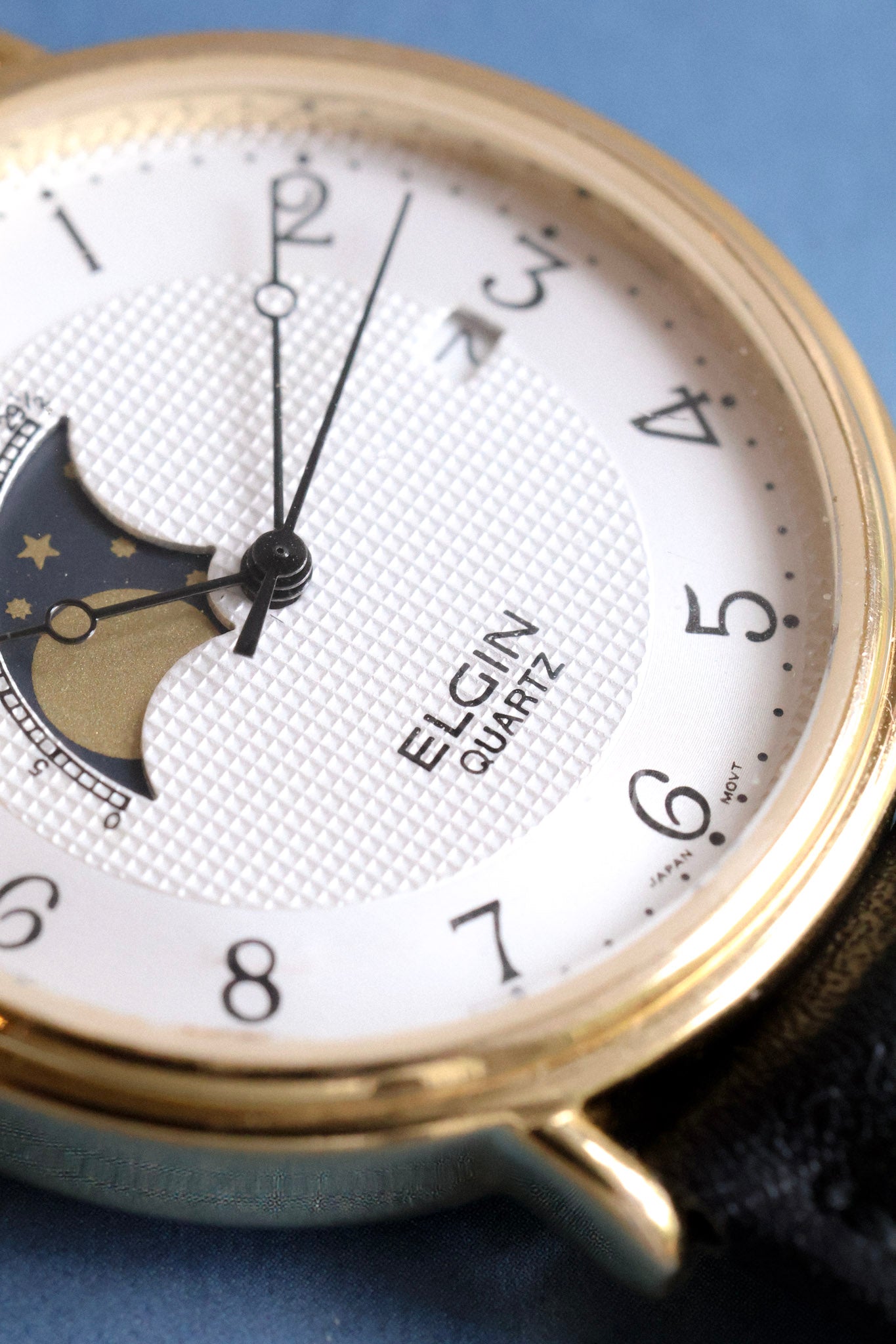 1990s Elgin Hobnail Moonphase Calendar