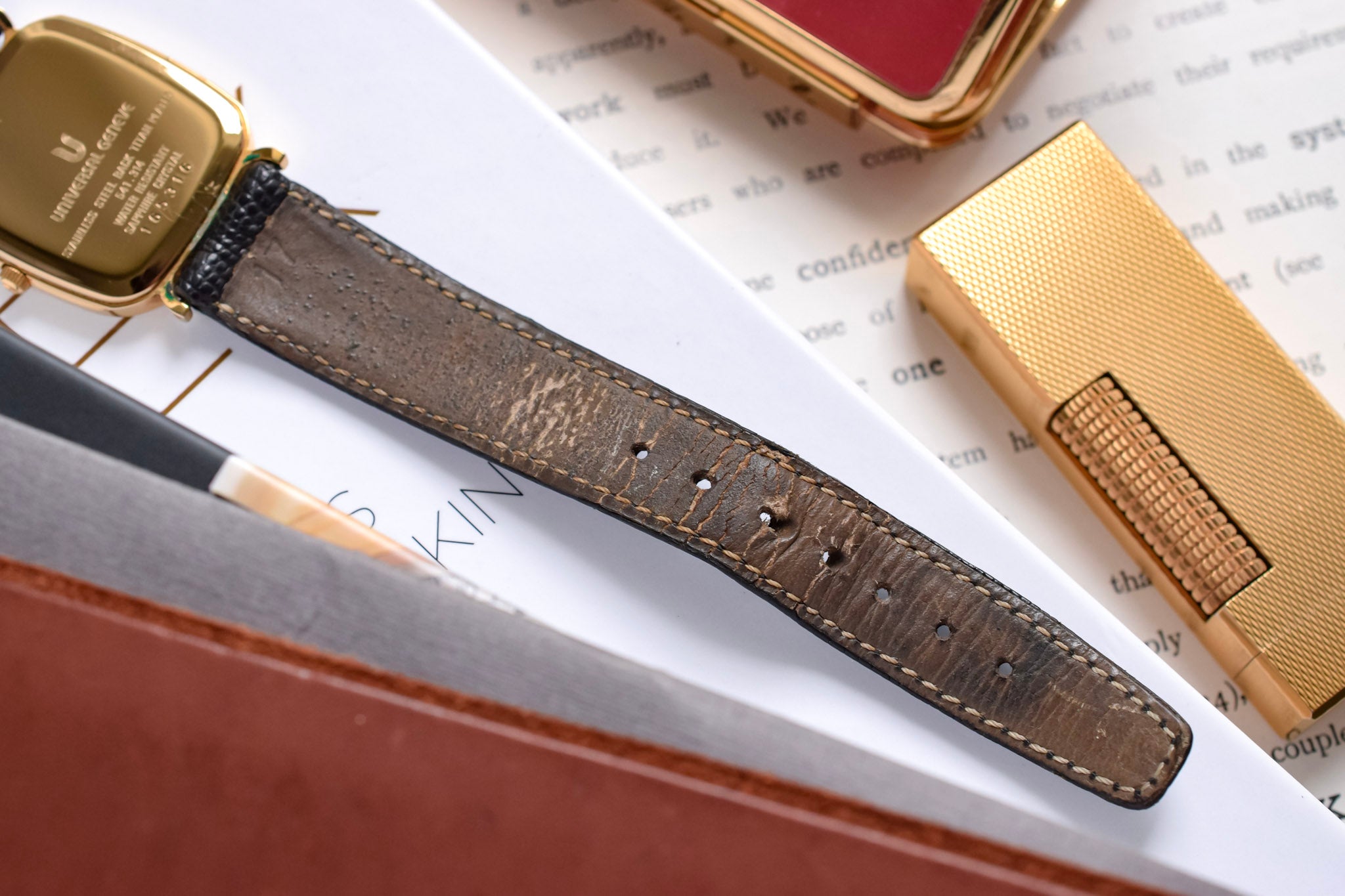 1990s Universal Geneve Bullhorn – Oldtimer Watch Shop