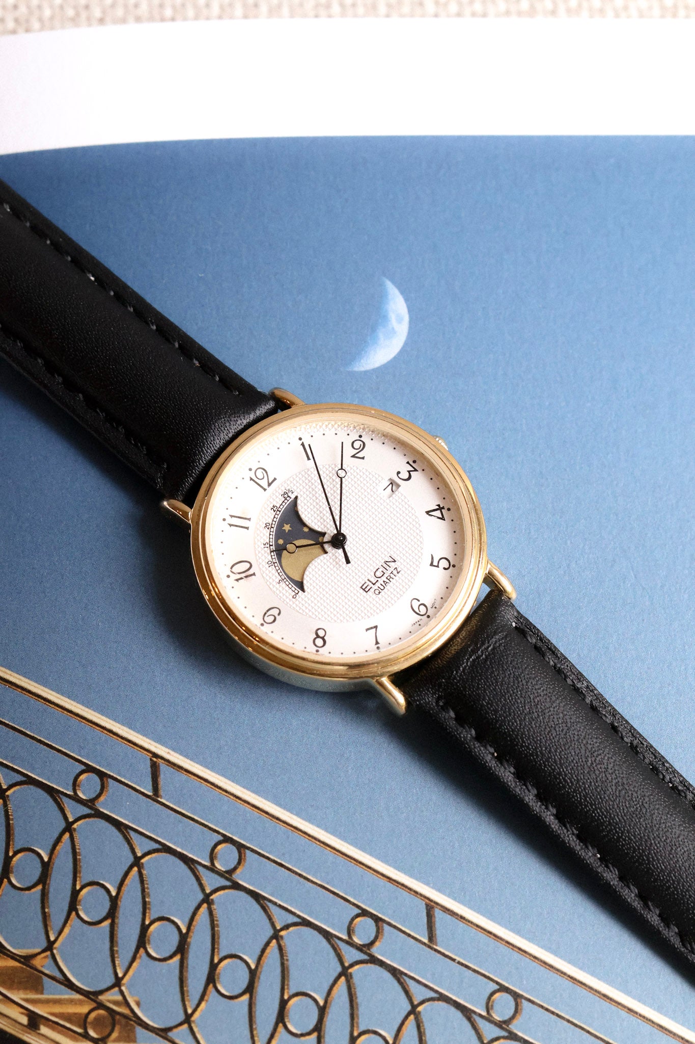 1990s Elgin Hobnail Moonphase Calendar