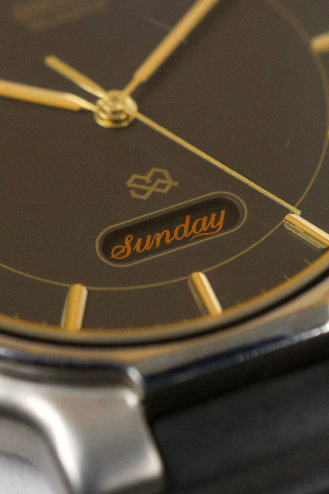 1997 Seiko SQ Graphite Script Font Day-Date