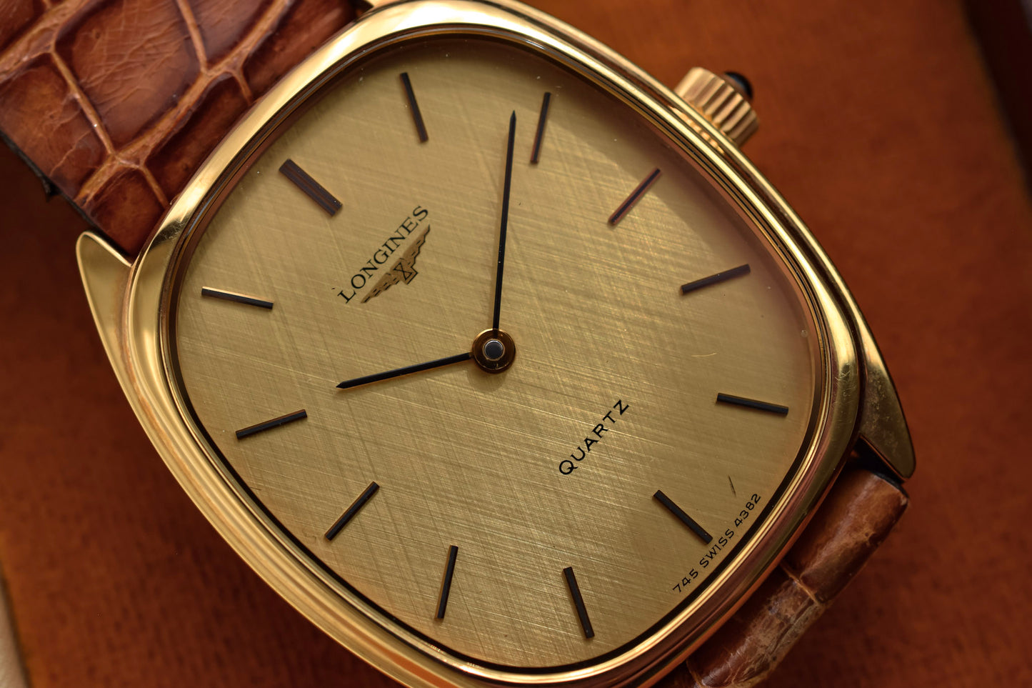 Vintage Longines Quartz Crosshatch Dial Ellipse