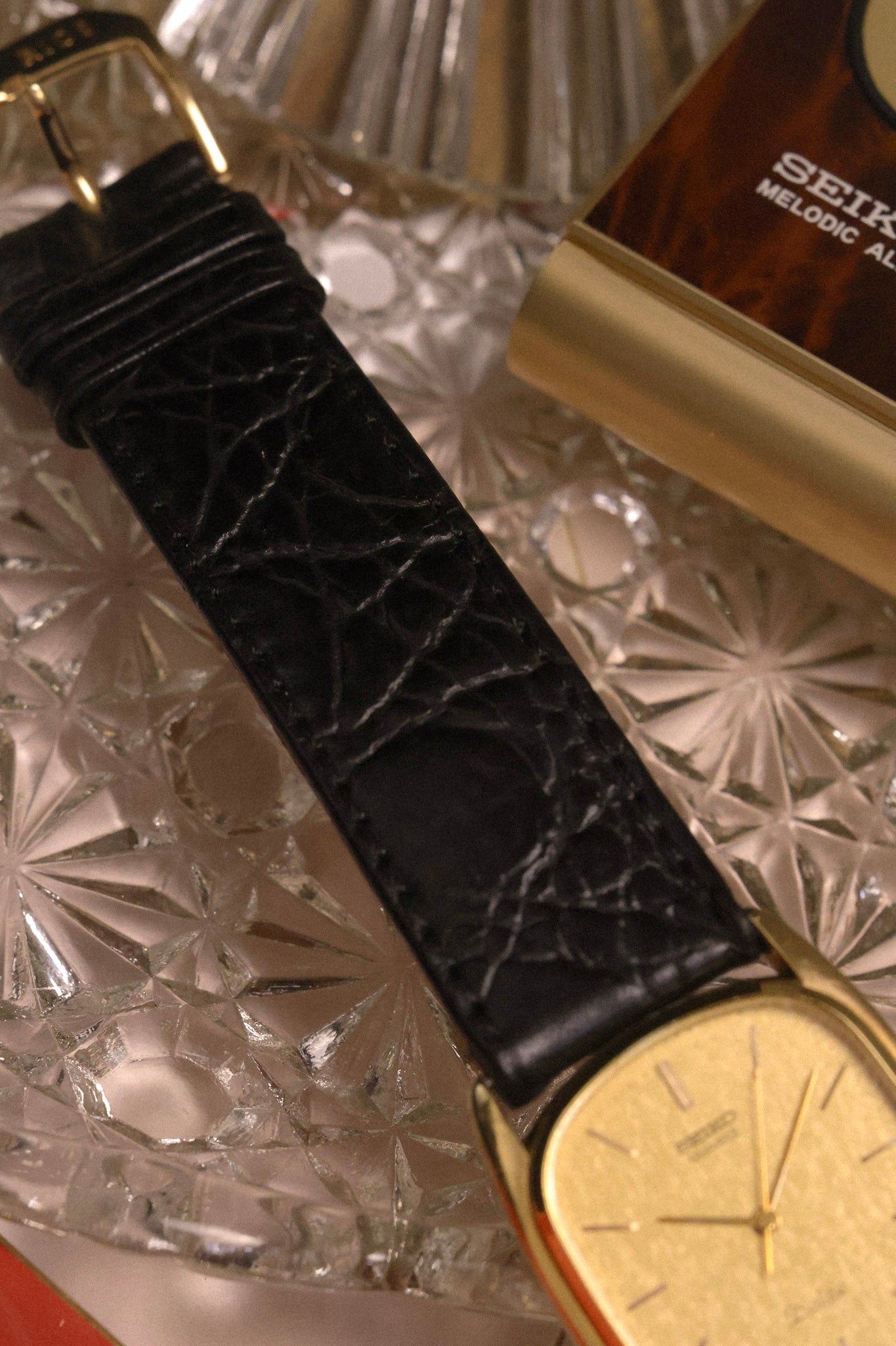 1981 Seiko Dolce Golden Snowflake Ellipse