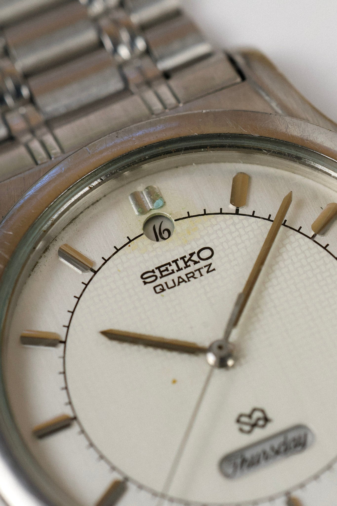 1988 Seiko SQ Geometric Script Font Day-Date