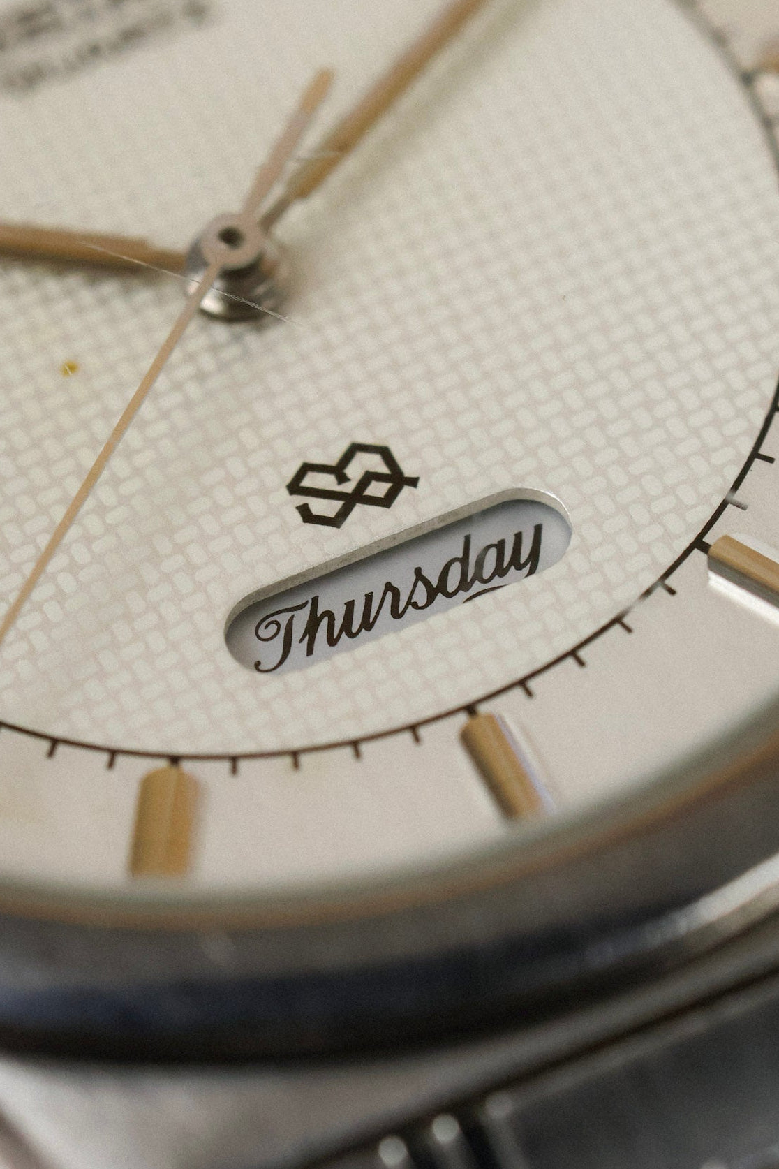 1988 Seiko SQ Geometric Script Font Day-Date