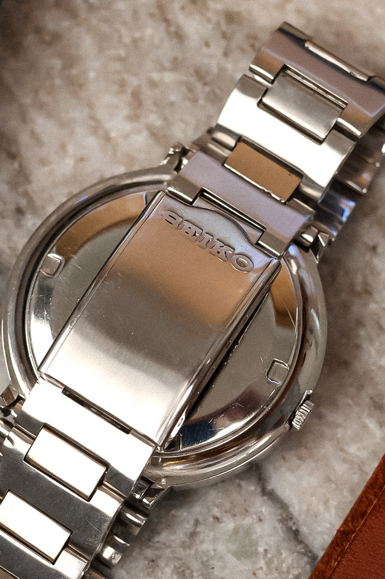 1974 Seiko Steel Retro Crimso Calendar